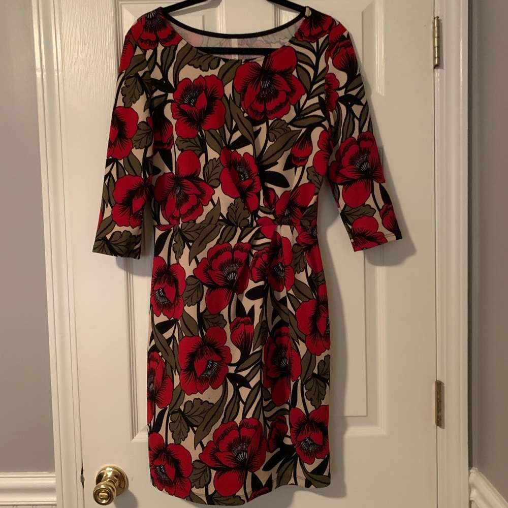 Floral dress with knotted waist